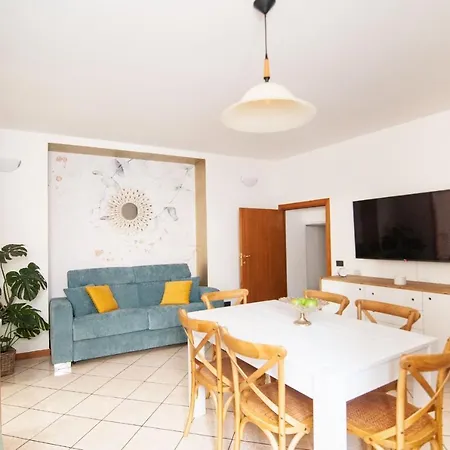 Kasamee Deluxe Con Grotta Nel Borgo דירה